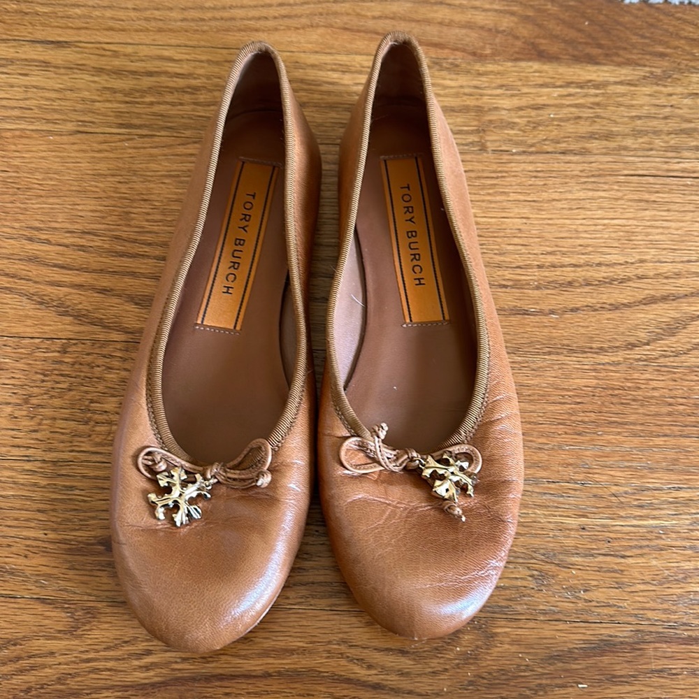 tory burch light brown ballet flats